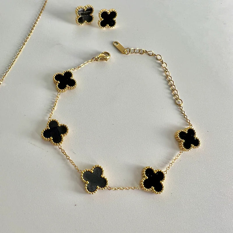 Black Clover Jewellery Set