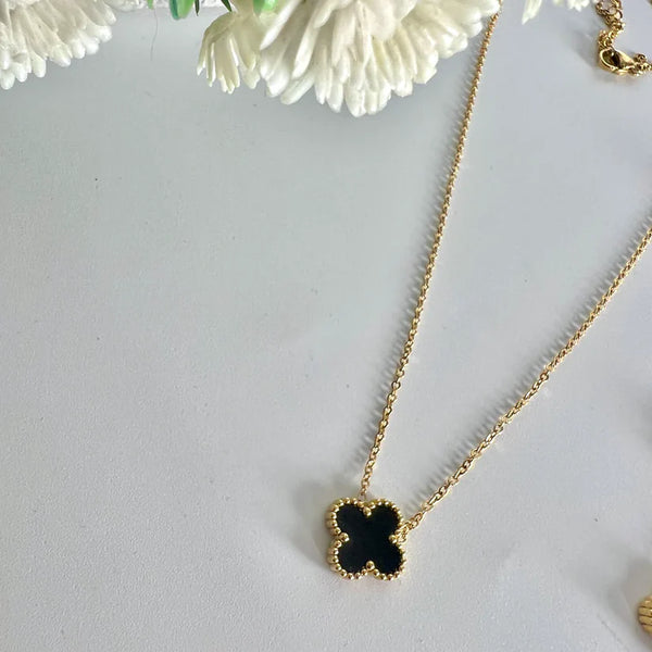 Black Clover Jewellery Set